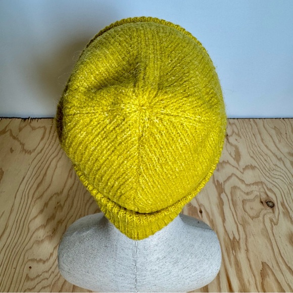 Zᴀʀᴀ Tʜɪᴄᴋ Kɴɪᴛ Rɪʙʙᴇᴅ Bᴇᴀɴɪᴇ ɪɴ Cʜᴀʀᴛʀᴇᴜsᴇ - Picture 8 of 15